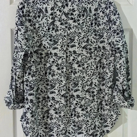Tommy Hilfiger Floral Print 3/4 Sleeve Half Zip Blouse Top Petite Small NWOT - Picture 4 of 9
